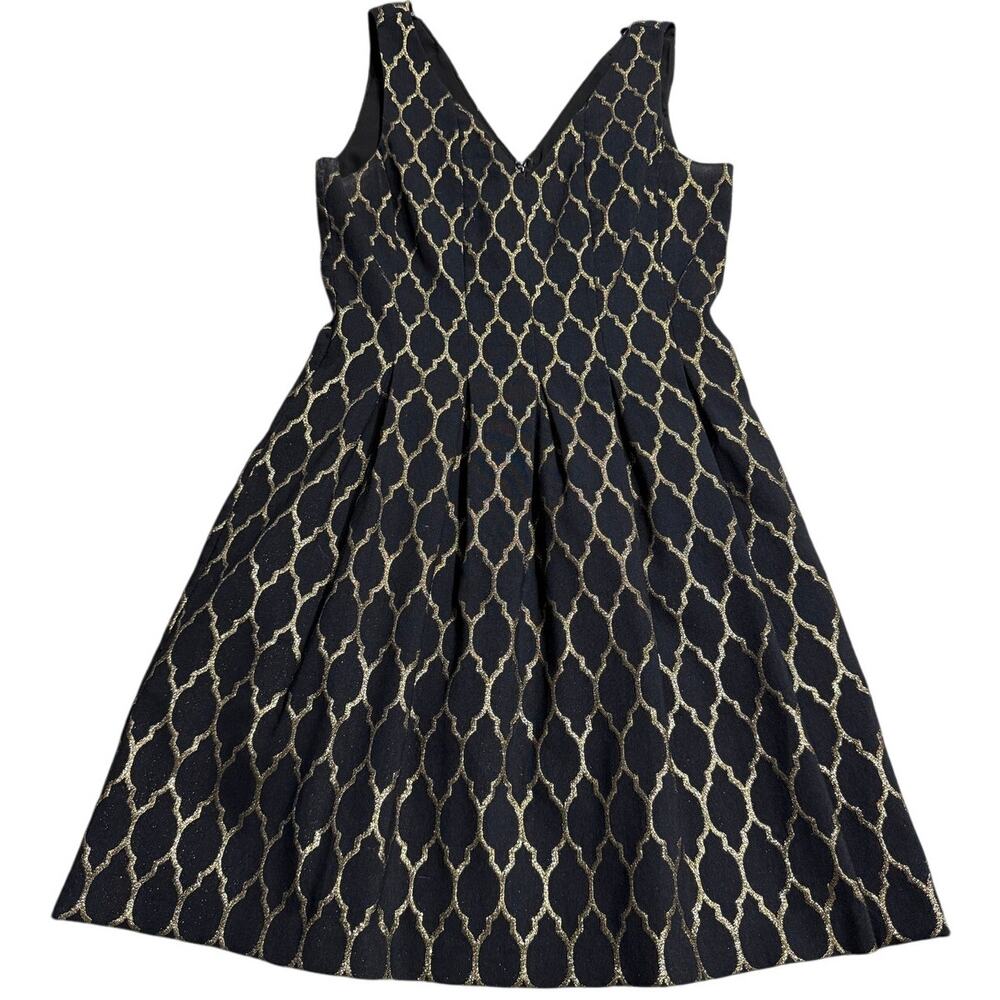 Vince Camuto Cocktail Dress Double V Neck Knee Length Fit N Flare Sz 6 Black LBD